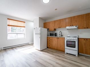 477 Cumberland St #1, Ottawa, ON K1N 7K1