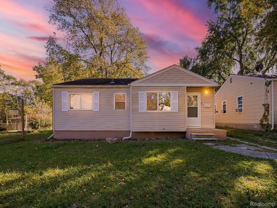 24637 Florence St, Detroit, MI, 48219