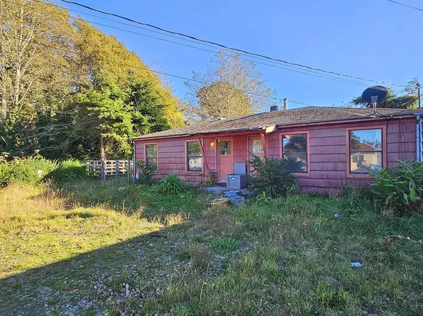 437 McNamara Ave, Crescent City, CA 95531