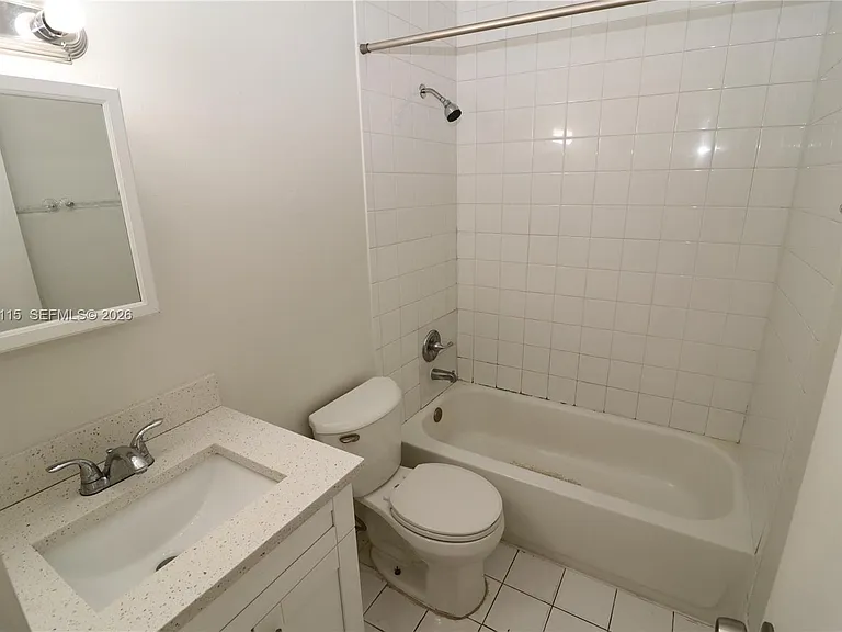 951 SW 7th St #4 — Photo 27