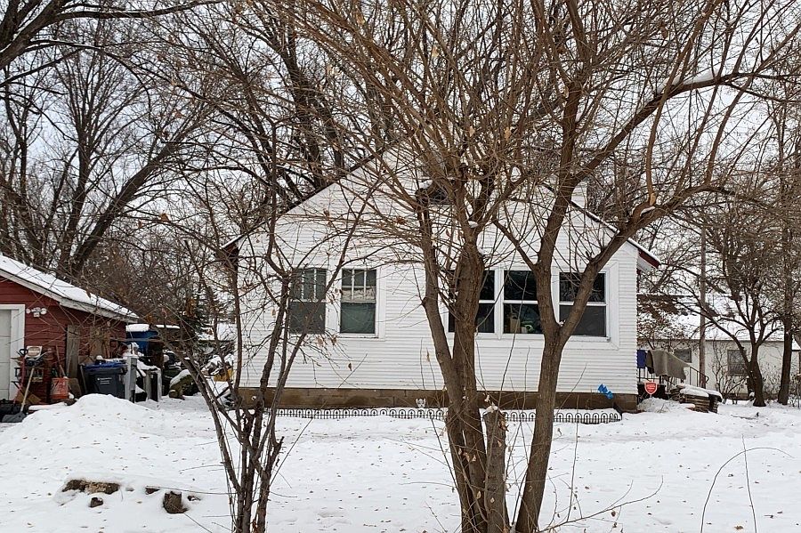 1st image of 2123 Cowern Pl E