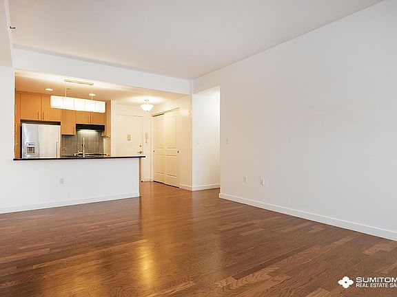 4th image of 549 Borden Ave APT 5C