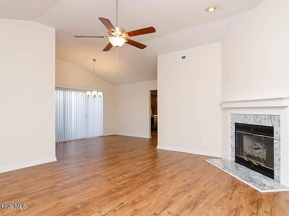 3rd image of 1304 Portside Dr