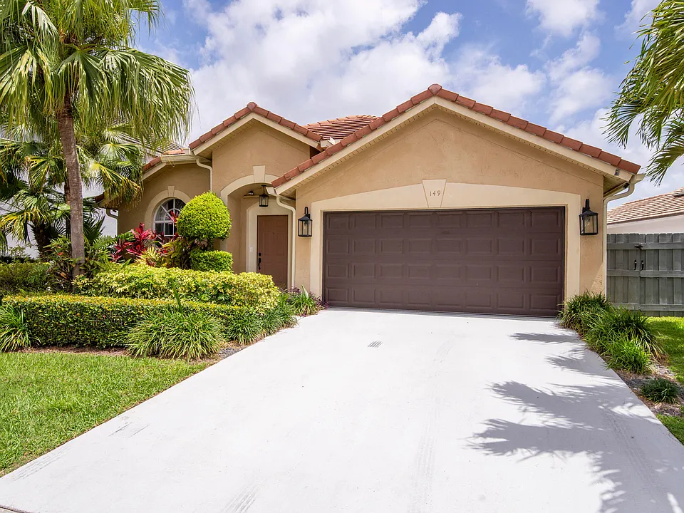 149 Cypress Cv