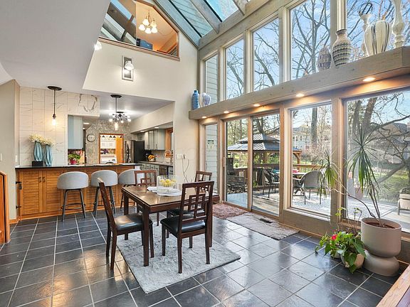 4th image of 411 Mainsail Dr