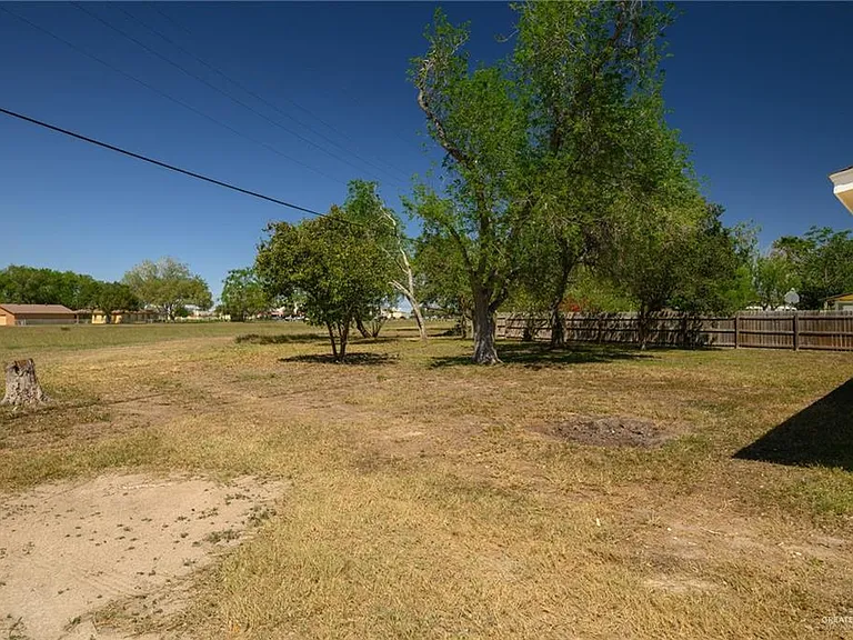 1823 Warren St — Photo 38