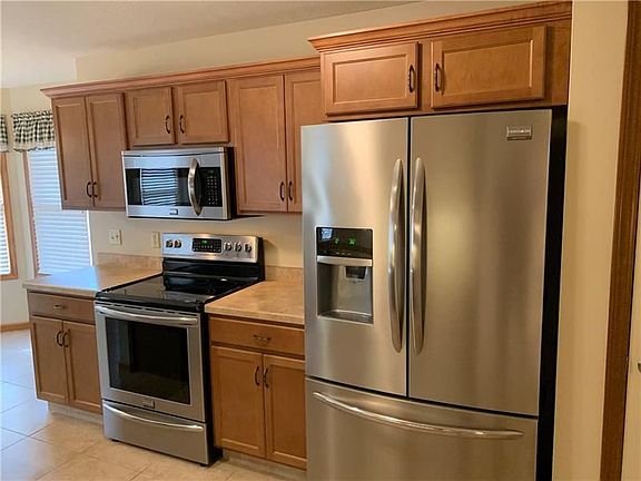3rd image of 2422 Pebble Creek Ct
