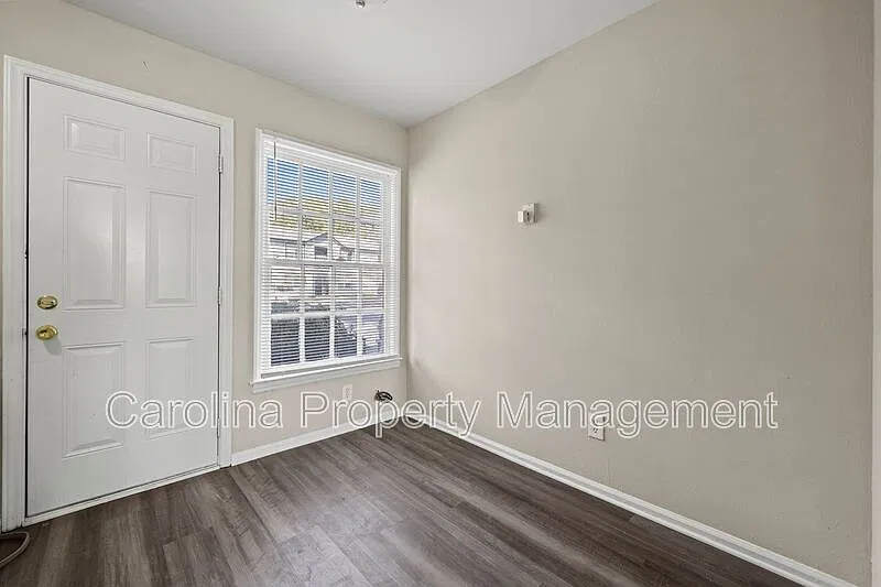 2 bed, 1.0 bath, $1,395 — Photo 4