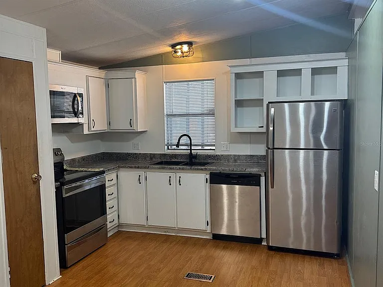 86 Pelican Dr N — Photo 8