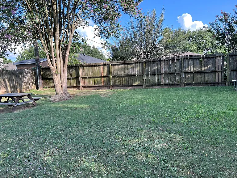 15811 Beechnut St — Photo 23
