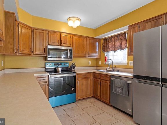 5th image of 14609 Governor Sprigg Pl