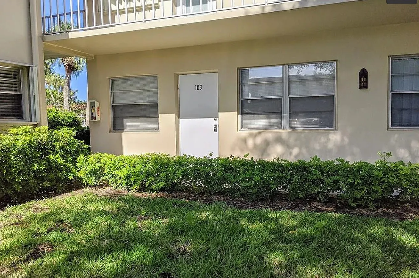 1 bed, 1.5 bath, 750 sqft, $1,200 — Photo 1