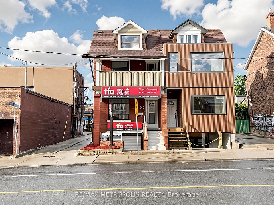 1st image of 742 Dufferin St