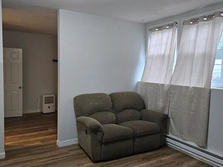 395 Purchase St — Photo 2