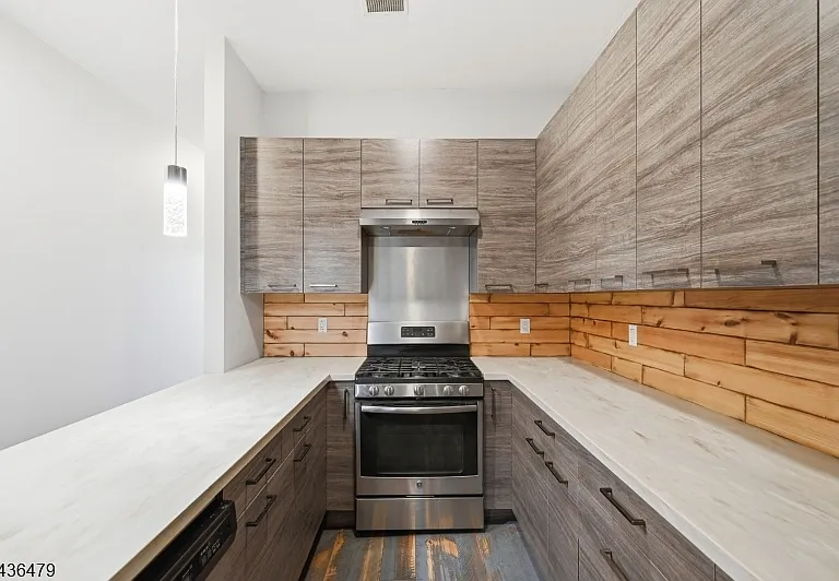 180 Spring St #304 — Photo 6