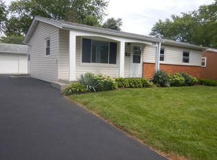 430 Willow Rd, Wauconda, IL 60084