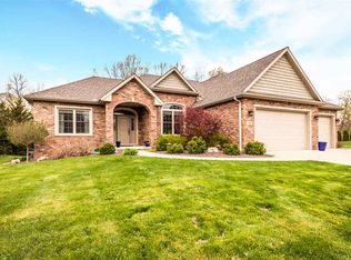 114 Oakridge Ct, East Peoria, IL 61611