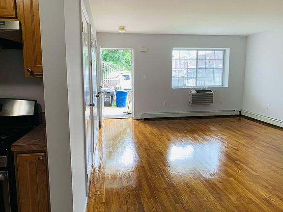 5th image of 3227 Philip Ave APT 1