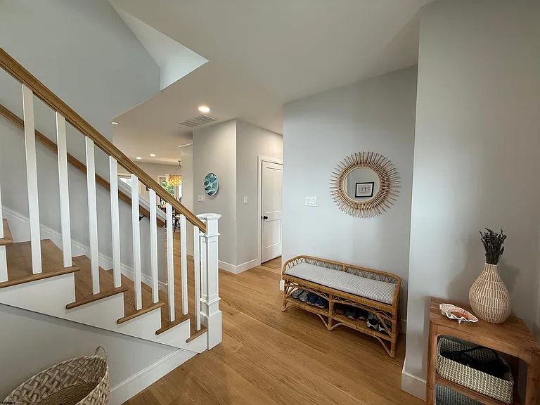 7607 Burk Ave — Photo 3