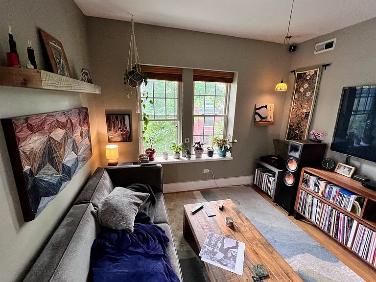 2215 N Bissell St #4 — Photo 8
