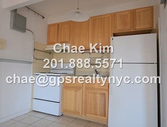 5th image of 117 Stanton St APT 8
