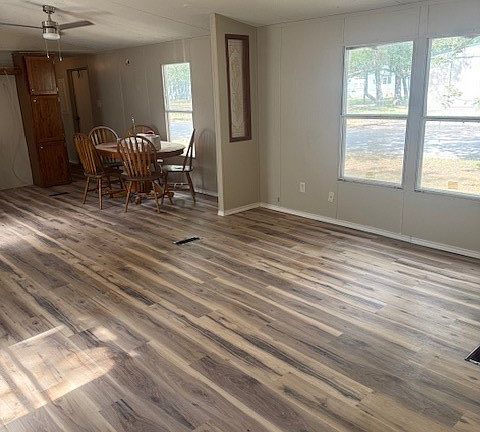 5th image of 4243 Aqua Rd