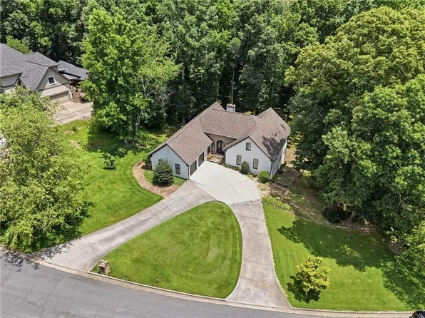 3325 Sweetwater Dr, Cumming, GA 30041
