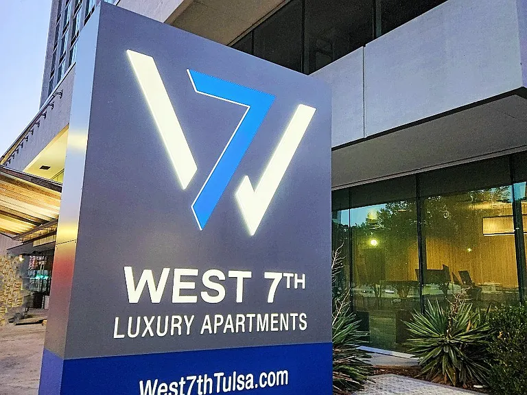 West 7th Apartments — Photo 33