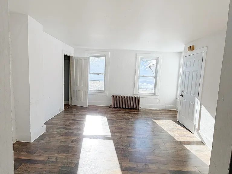 8 Ann St #2F — Photo 3