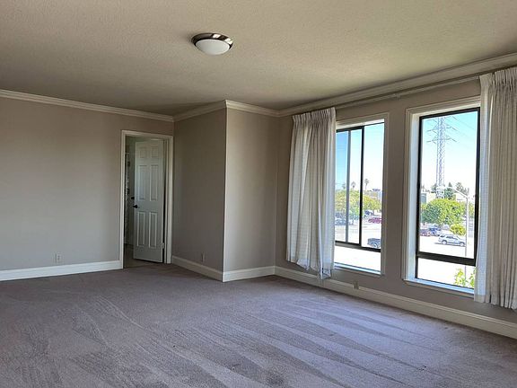 5th image of 500 Poplar Ave #903R
