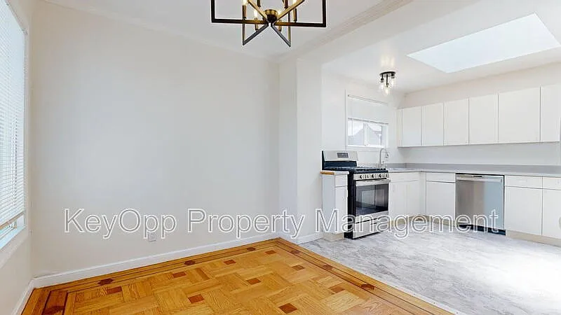 2 bed, 1.0 bath, 1103 sqft, $5,295 — Photo 3