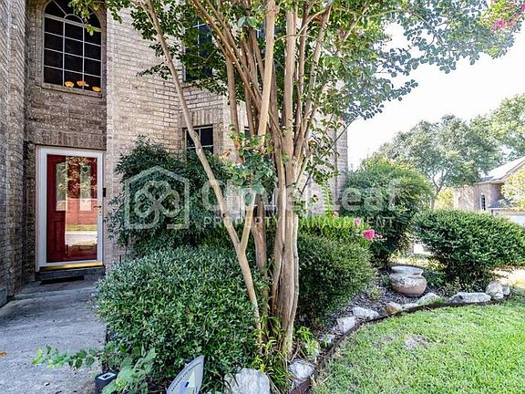 4th image of 5902 Creekway St