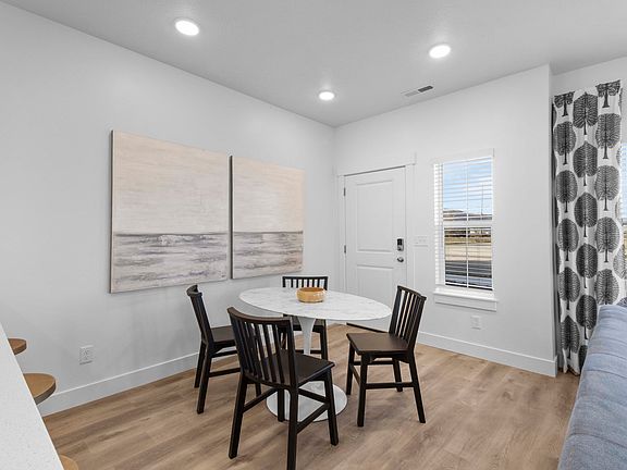 Finished home photos are representational images only. See sales agent for details.