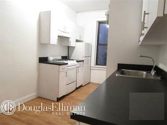 2nd image of 542 E 14th St APT 19