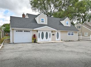 328 Hicksville Rd, Bethpage, NY 11714