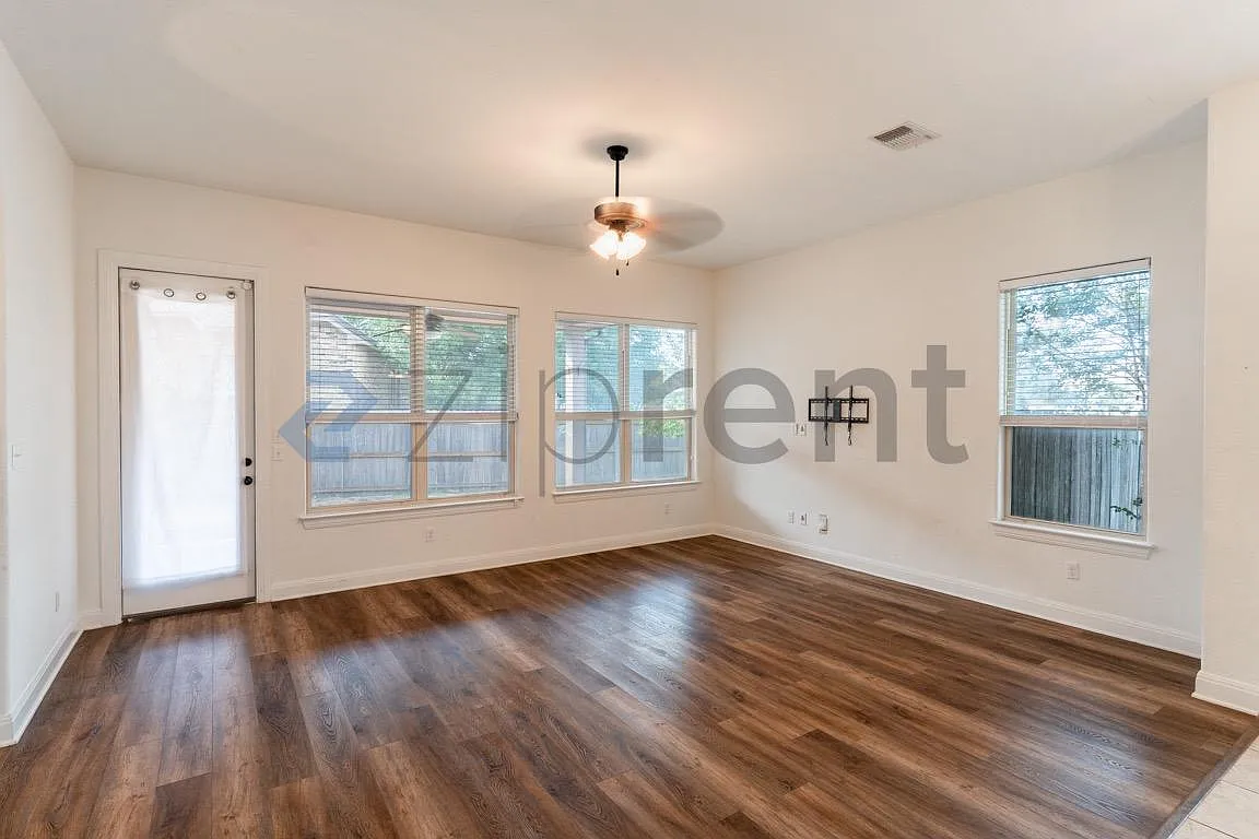 3 bed, 2095 sqft, $2,650 — Photo 3
