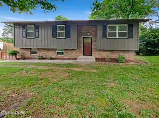 1928 Skyline Dr, Maryville, TN 37801