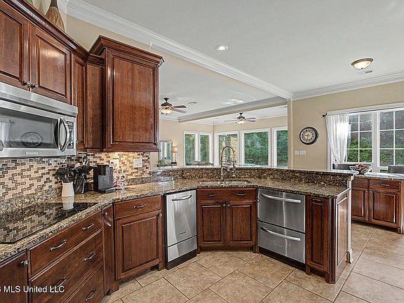 3rd image of 8465 Belmor Lakes Dr