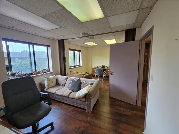 92-29 Queens Boulevard image 7 of 17