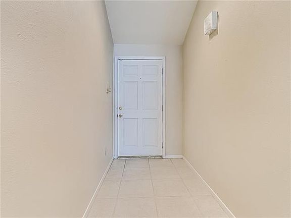 4th image of 3489 Courtyard Cir