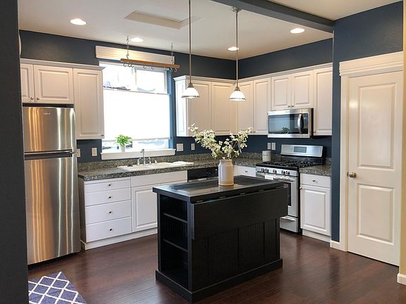 3rd image of 8812 NE 40th Pl