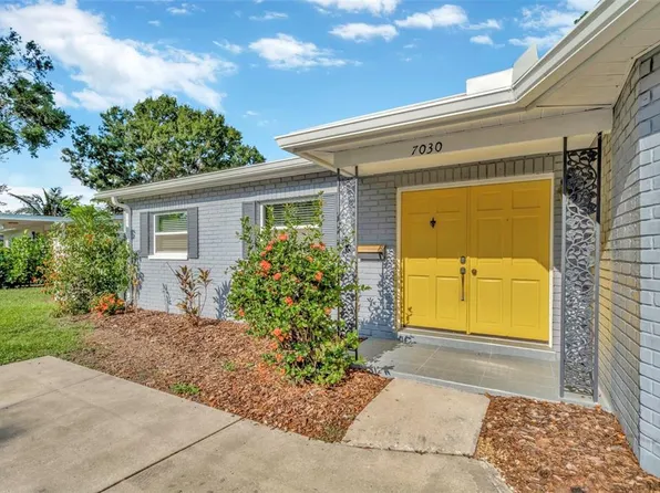 7030 19th Way N, Saint Petersburg, FL 33702