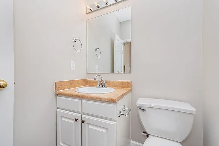 2360 Colfax Ln — Photo 13
