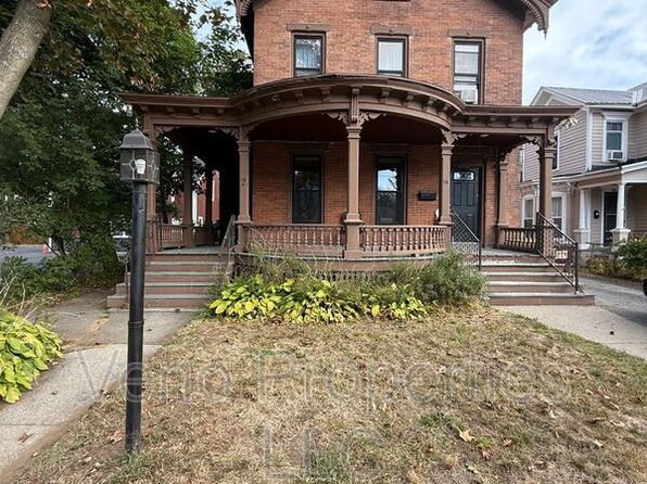 10 Numan St #A