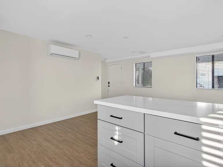 1751 Cabrillo Ave — Photo 17
