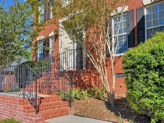 4th image of 651 Deerwood Way