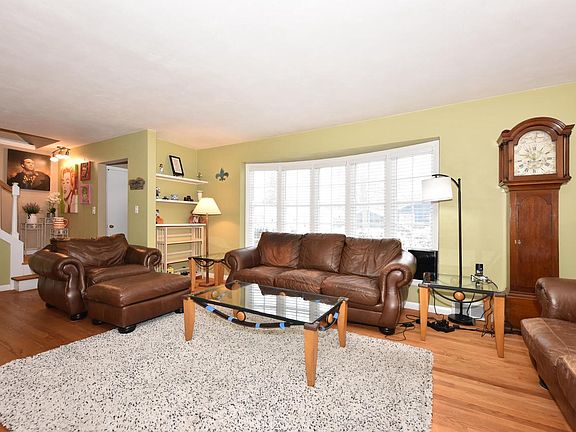 3rd image of 7342 W Georgia AVENUE