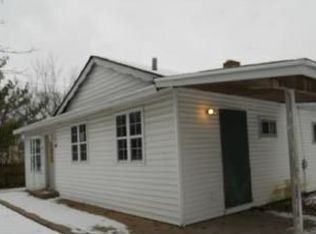 26260 N Oak Ave, Mundelein, IL 60060