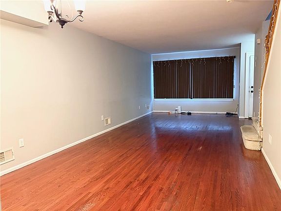 3rd image of 23 Don Ct