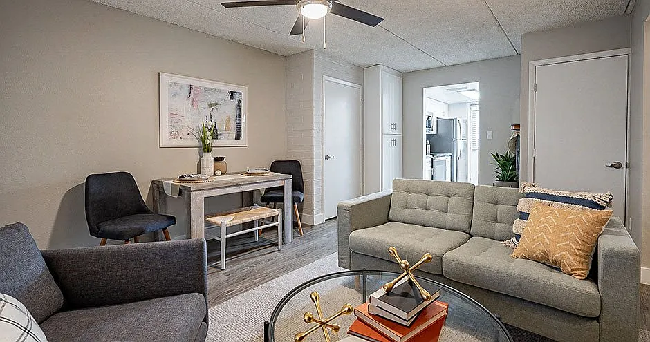 Parq on 5th — Photo 2